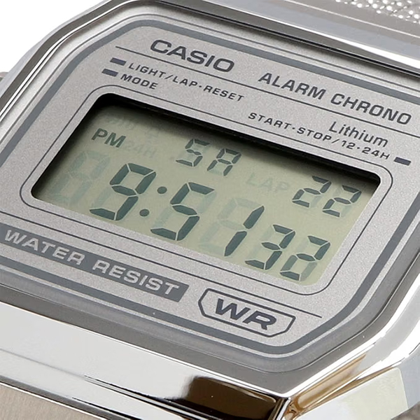 CASIOデジタルユニセックス腕時計、海外モデル。