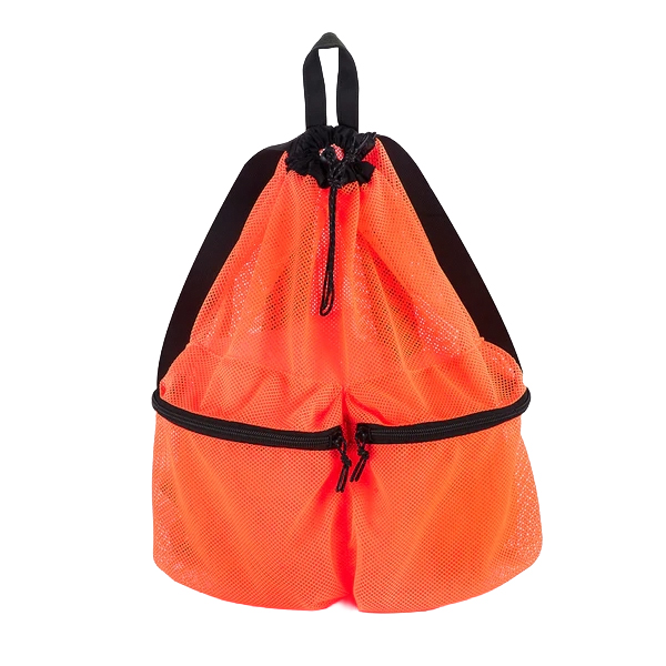 厚手でしなやかな素材感のメッシュ生地を使用したバックパック