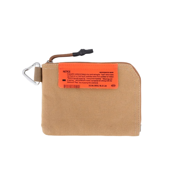 コットンキャンバスを使用したクラシカルなデザイン