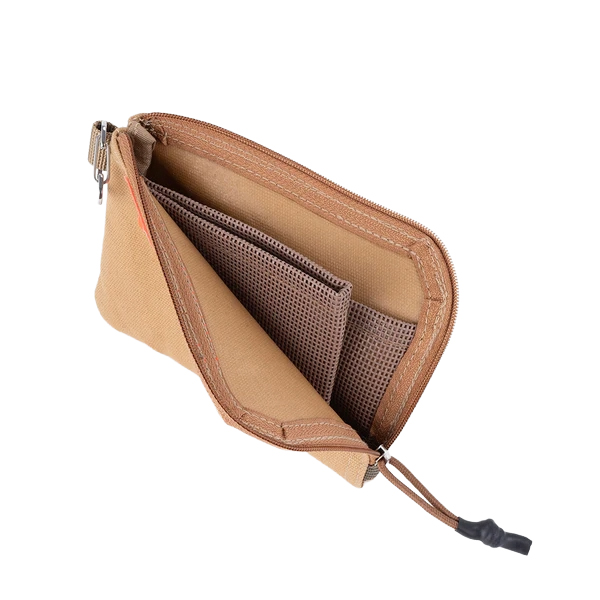 コットンキャンバスを使用したクラシカルなデザイン