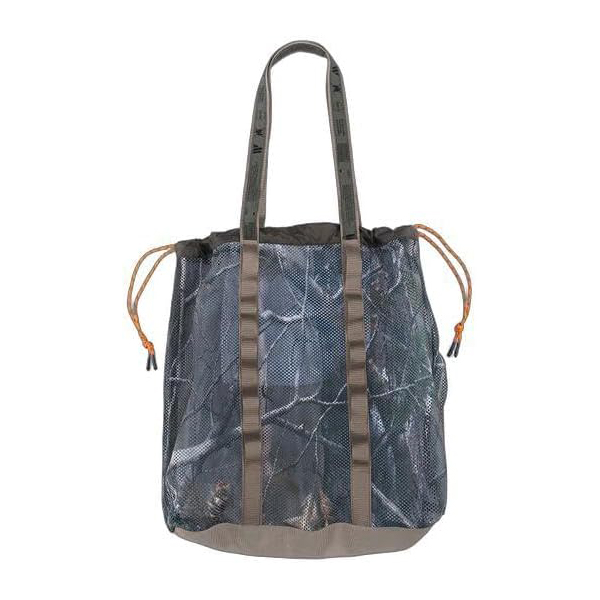 厚手でしなやかな素材感のメッシュ生地