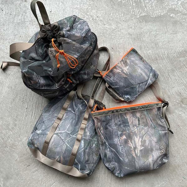 厚手でしなやかな素材感のメッシュ生地