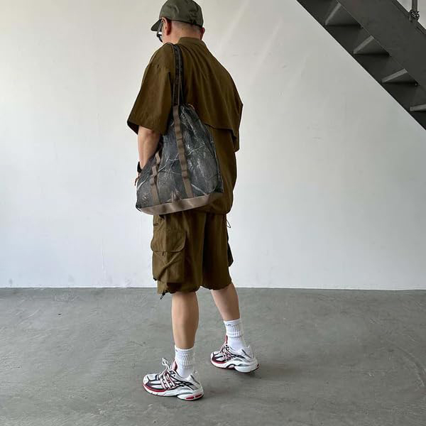 厚手でしなやかな素材感のメッシュ生地