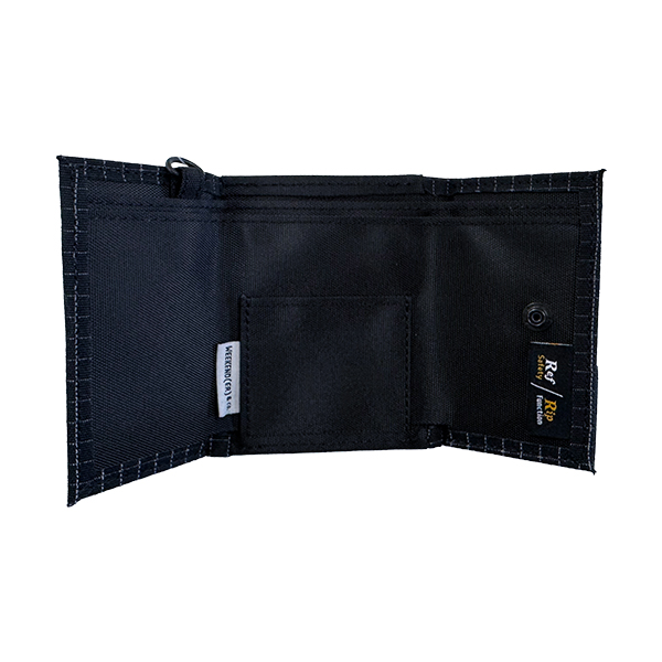 coruri/ コルリはアクティブなオフタイムに必要最小限を機能的に収納する小型財布です。