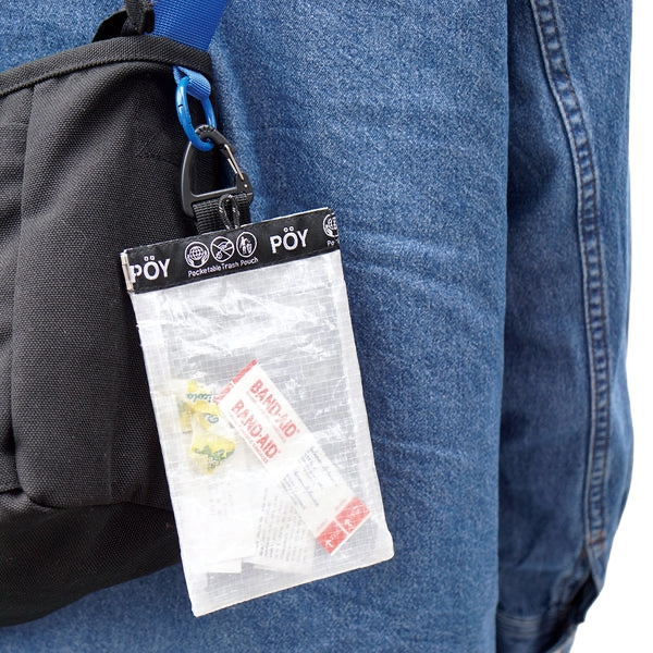 外出先で出てしまうちょっとしたゴミを”ポーイ”っと入れることができる携帯ゴミ箱。