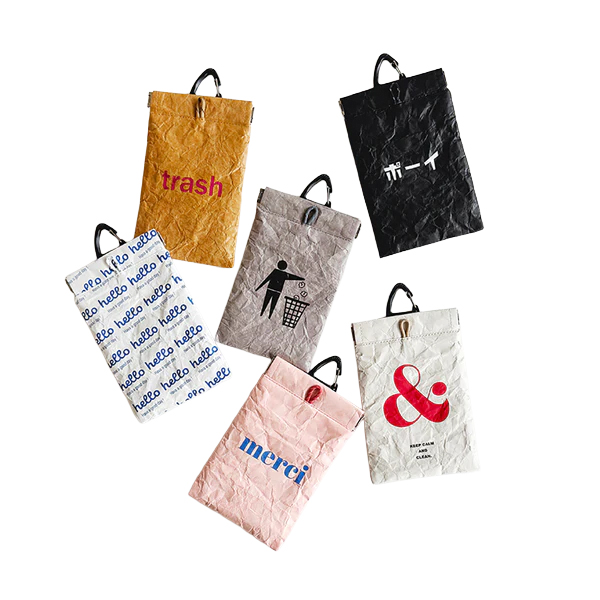 外出先で出てしまうちょっとしたゴミを”ポーイ”っと入れることができる携帯ゴミ箱。