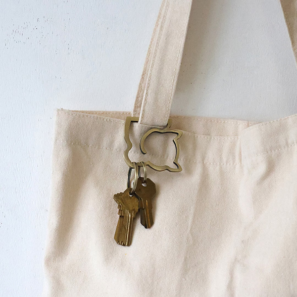 猫や犬の形のラビナキーリング