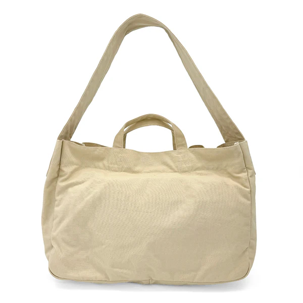 アメカジ好きの定番のニュースペーパーバッグ。