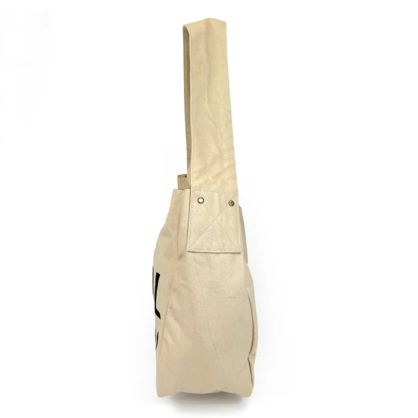 アメカジ好きの定番のニュースペーパーバッグ。