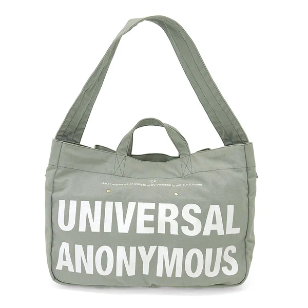 アメカジ好きの定番のニュースペーパーバッグ。