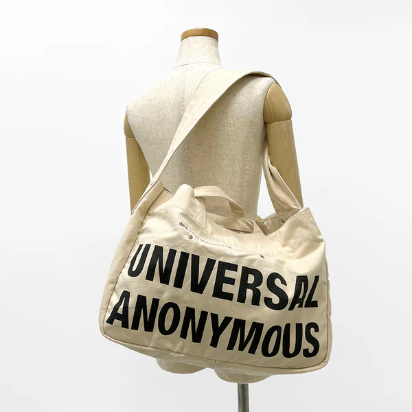 アメカジ好きの定番のニュースペーパーバッグ。