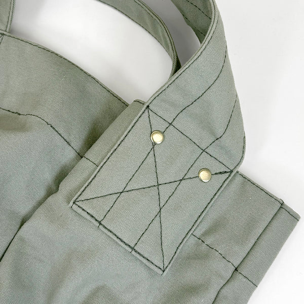 アメカジ好きの定番のニュースペーパーバッグ。