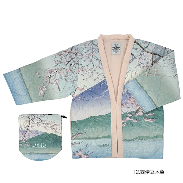 浮世絵や世界の名画を大胆に落とし込み、まるで一枚のアートを纏うような存在感が魅力。