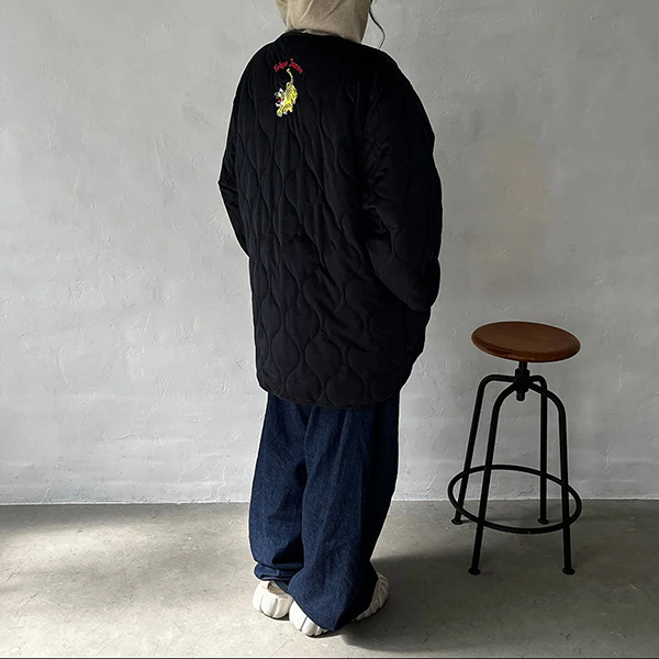 ベルベット素材に刺繍を施したスーベニアジャケットの様なDAN-TEN