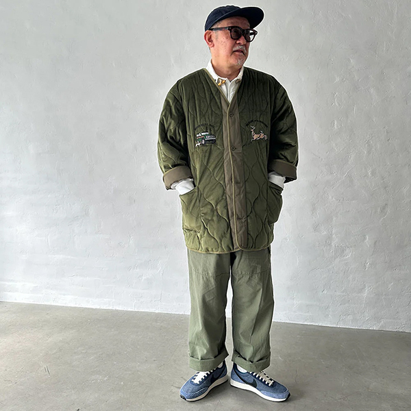 ベルベット素材に刺繍を施したスーベニアジャケットの様なDAN-TEN
