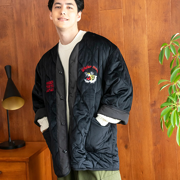 ベルベット素材に刺繍を施したスーベニアジャケットの様なDAN-TEN