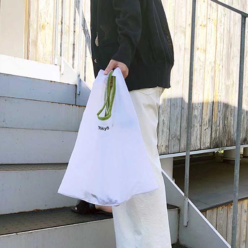 コンパクトになる山手線エコバッグ。