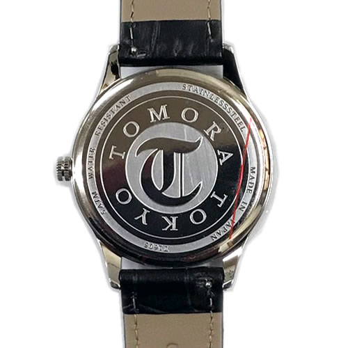 豊富なカラーバリエーションから選べる文字盤にレザーベルトを合わせたネオクラシカルなデザイン。