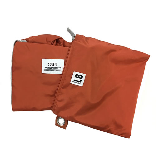 テフロン加工され、汚れにくく耐久性に優れたレジスタント シリーズ。