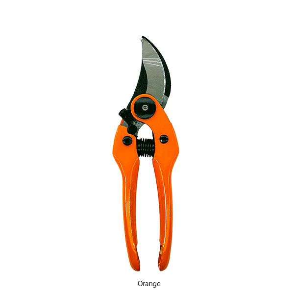 剪定作業から果実の収穫までマルチに使用できるスタンダード剪定ばさみ。