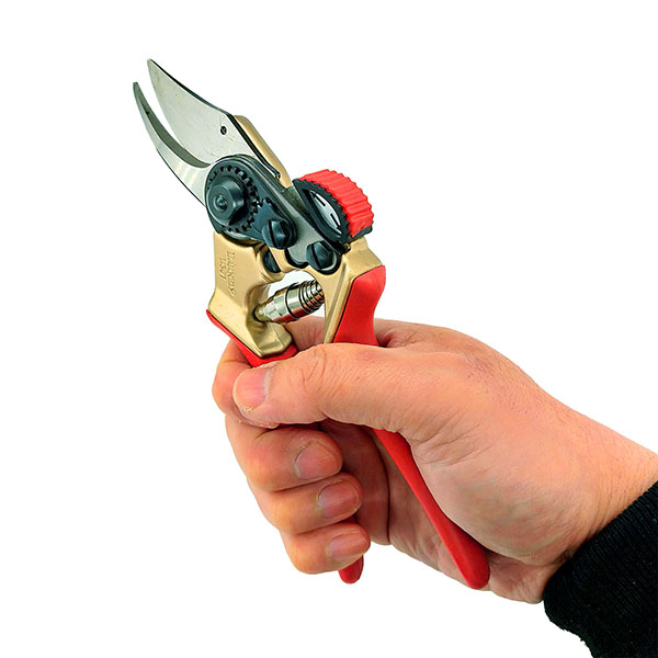 プロのガーデナー向け392フラッグシップ剪定ばさみ。