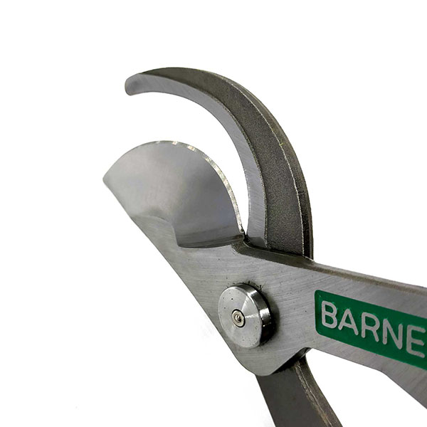 樹木の剪定用プロ向け太枝ばさみ。