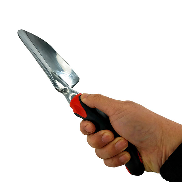 マルチに使用できるガーデンスコップ。