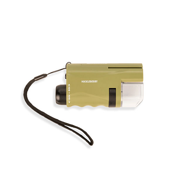 ハンディタイプのLEDライト付き拡大鏡。