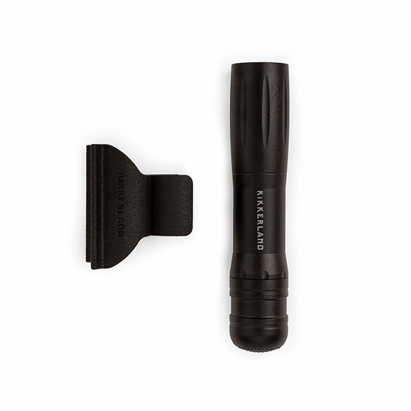 トングに取り付けられる便利なクランプ付きのライト。