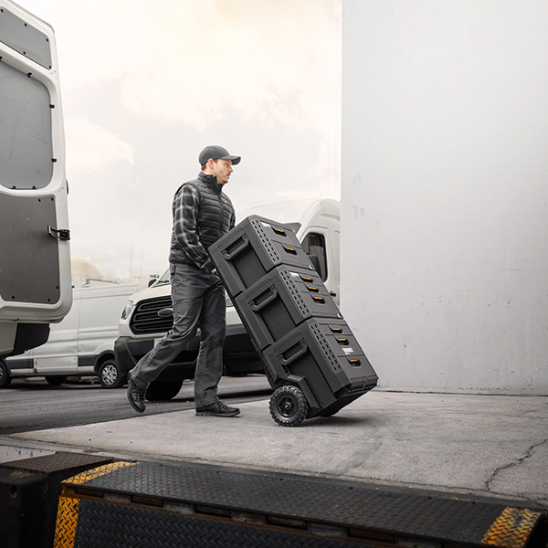 すべての引き出しがサイドレール部でロック。