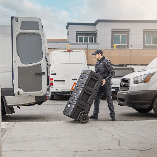 すべての引き出しがサイドレール部でロック。