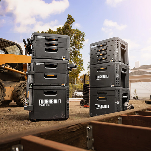 TOUGHBUILT STACKTECH タイヤ付き引き出し収納BOX。