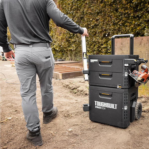 TOUGHBUILT STACKTECH タイヤ付き引き出し収納BOX。