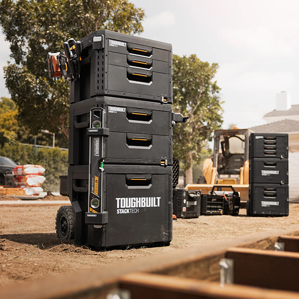 TOUGHBUILT STACKTECH タイヤ付き引き出し収納BOX。