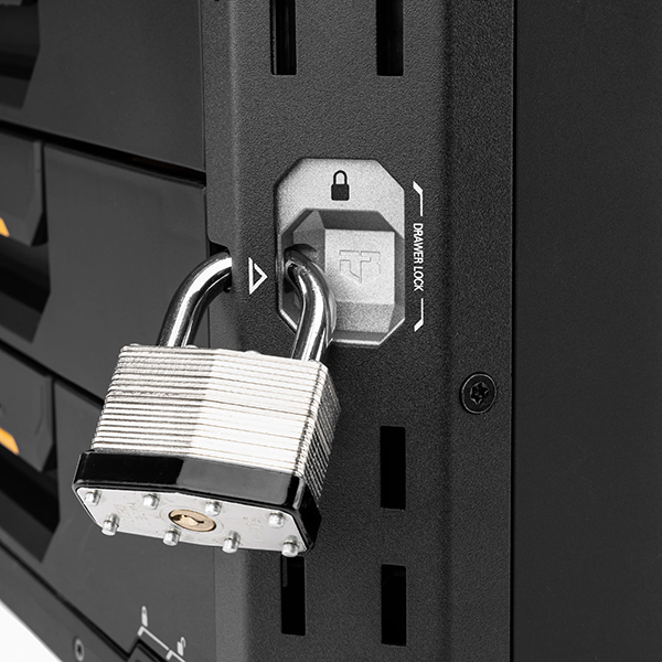 TOUGHBUILT STACKTECH タイヤ付き引き出し収納BOX。