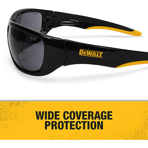 さまざまな顔の形やサイズに合うように設計されたグラス。