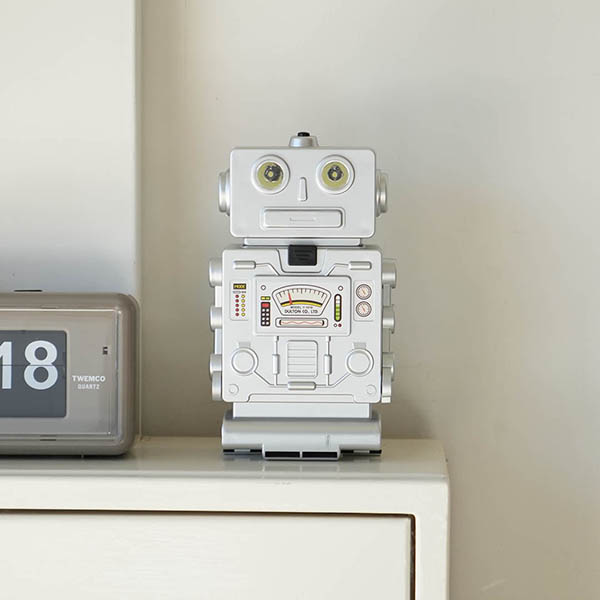 遊び心溢れるロボットデザインの工具セット。