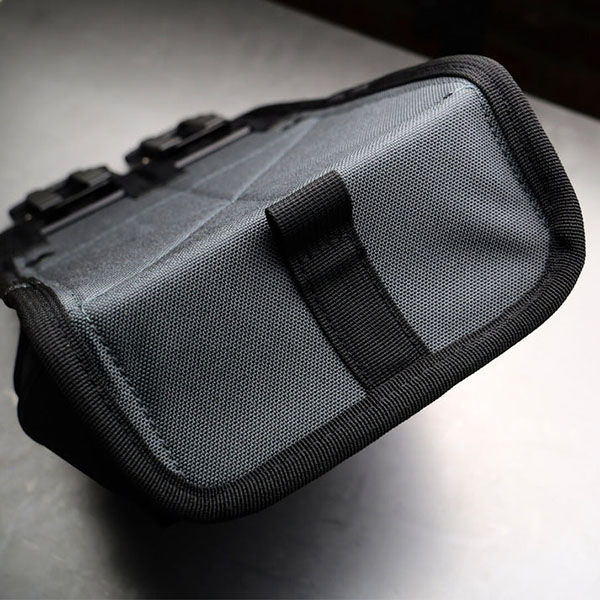 拡張性とカスタマイズ性が高く、日常使いに最適なクリップ式ポーチ