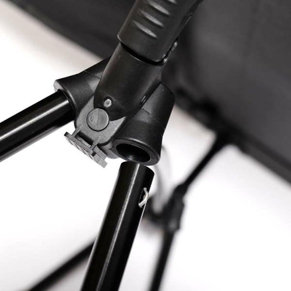 ゆったり使用できるワイドコット