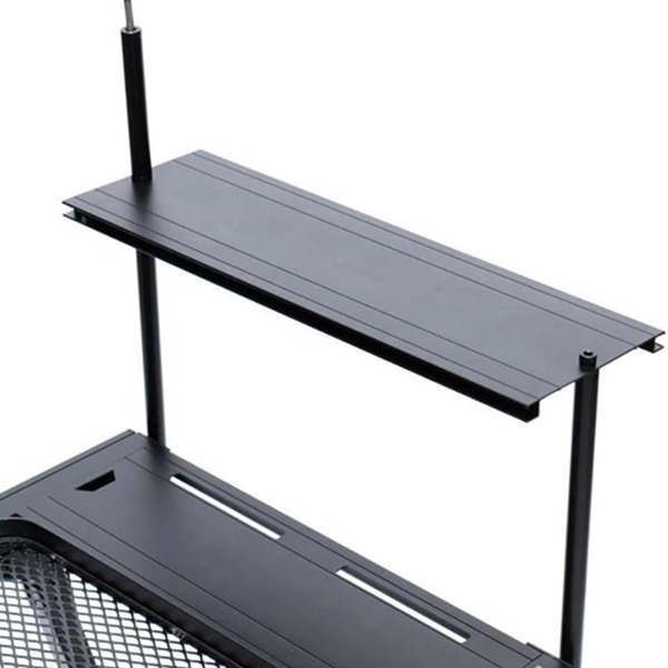 それぞれの脚が無段階で調整可能のため、フラットな地面以外でも設営ができます。