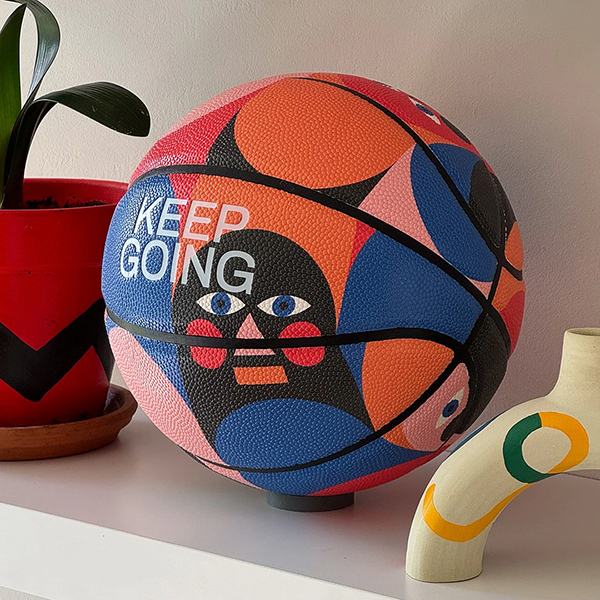 イタリアのデザインスタジオBRUTTOによる、アートなバスケットボール。