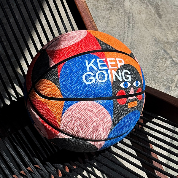 イタリアのデザインスタジオBRUTTOによる、アートなバスケットボール。