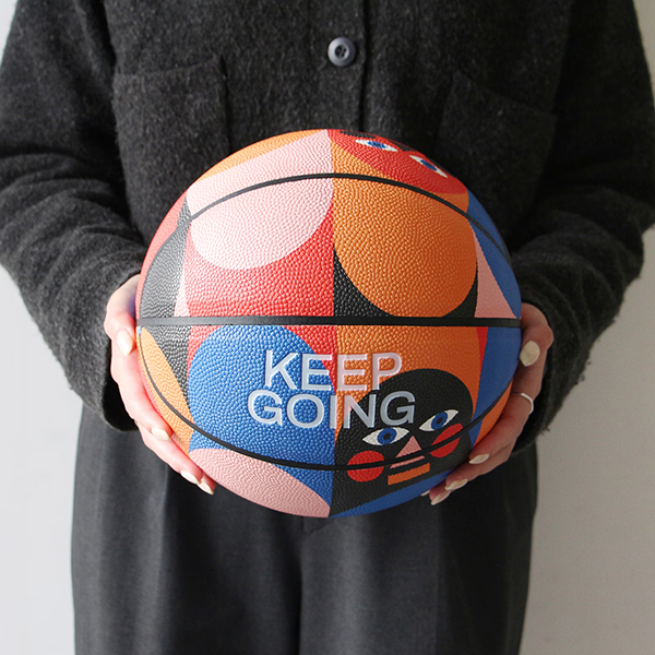 イタリアのデザインスタジオBRUTTOによる、アートなバスケットボール。