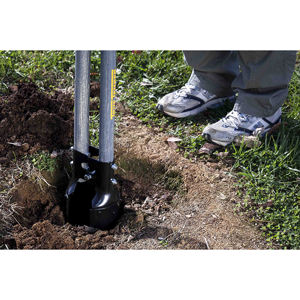 ポールなどを立てるための穴掘り用複式シャベル。