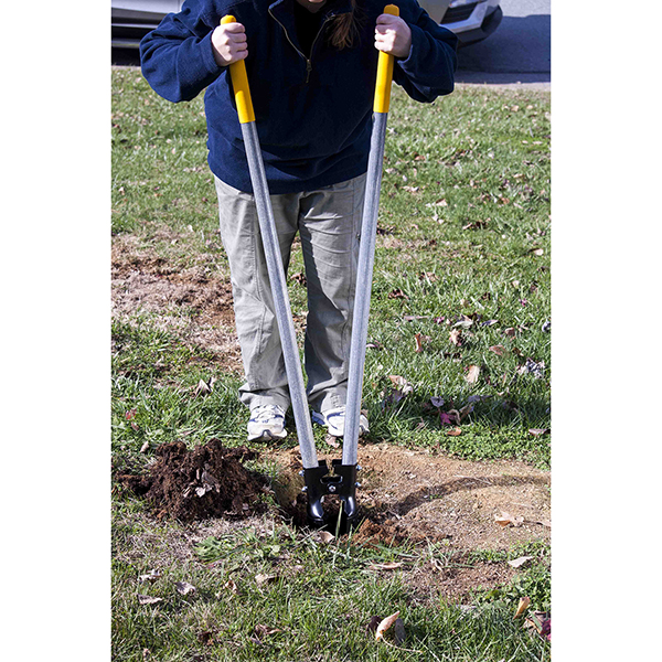 ポールなどを立てるための穴掘り用複式シャベル。