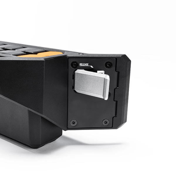 コーナーレールに対応したツールホルダー。