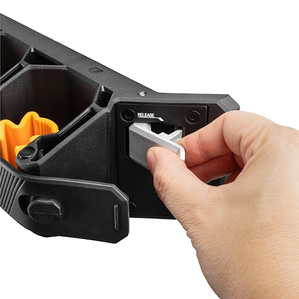 コーナーレールに対応した長尺ツールに最適なホルダー。