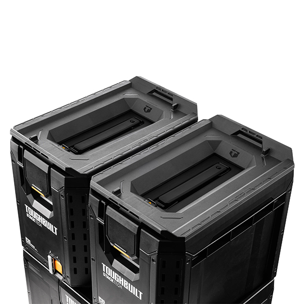 ハーフサイズの上にフルサイズモデルのスタッキングを可能にするアダプター。