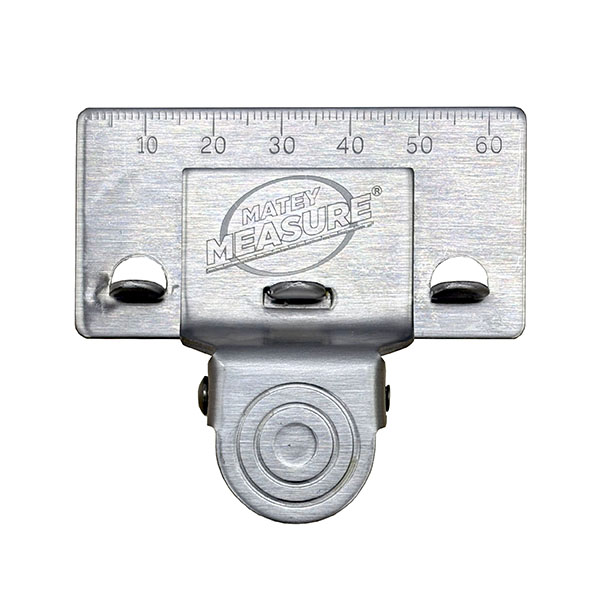 手持ちのテープメジャー、コンベックスに挟むだけで内寸を素早く測定可能にするクリップ。