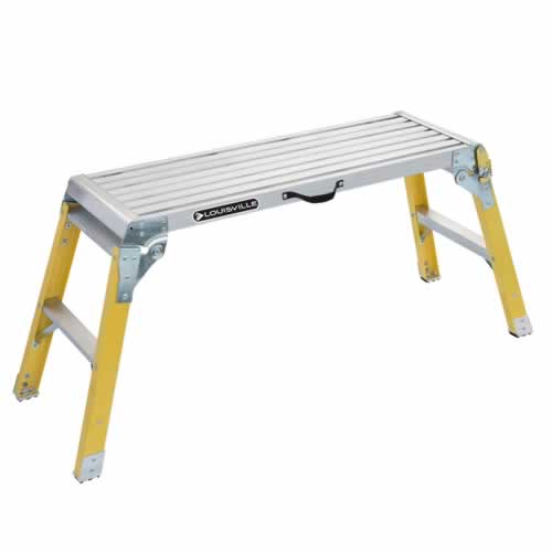 広い足場を確保する折り畳み式足場台。